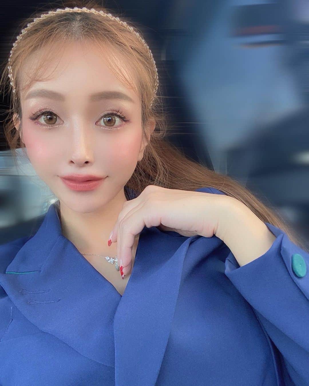 のインスタグラム：「. . . 今日は @lifix_beauty_clinic  で 水光注射💉受けたよ♡ ビルに🏢ジムやカフェも入ってて1日ゆっくり過ごせそう🤭 看護師さん達もみんないい人やったし、クリニックの雰囲気も 綺麗でめっちゃ良かった💗  今キャンペーンやってるみたいで、男性は、メンズ髭脱毛 19000円が3/31まで 10000円ぽっきり🙈 鼻毛などエチケットゾーンの 脱毛もやってるみたい✨  女性は、 3/31まで ダーマペン5000円 マッサージピール7500円 キャンペーン中みたい✨☺️ 是非行ってみて🫶🏼 . . . . . . #水光注射 #美容クリニック #美容すきな人と繋がりたい」