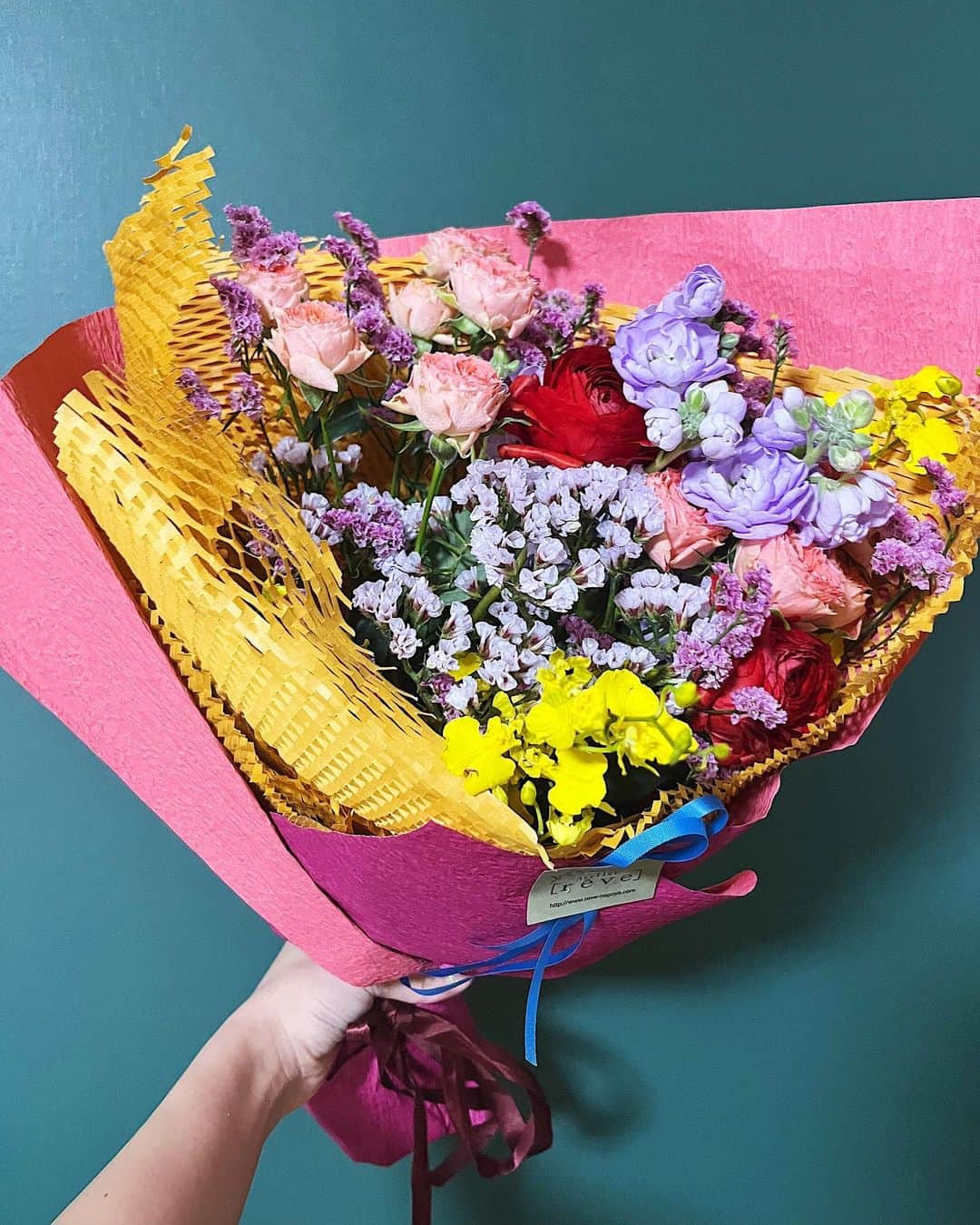のインスタグラム：「BEST bouquet EVERでした💐 ・ ・ #花束#花束プレゼント#花束包装」