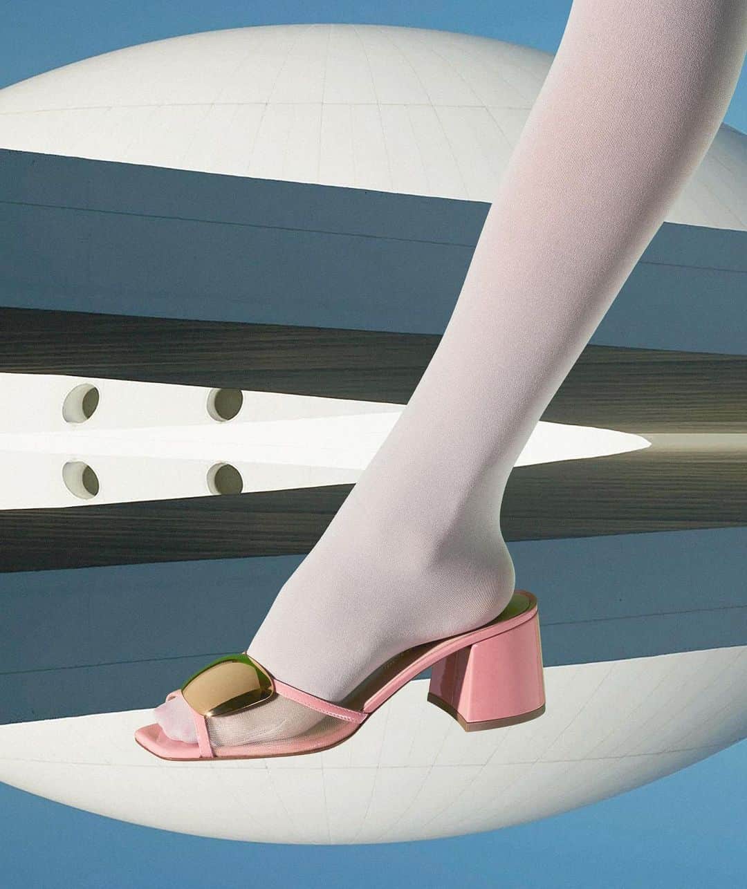 ルパートサンダーソンさんのインスタグラム写真 - (ルパートサンダーソンInstagram)「Pretty in Pink ✨ Devora Chrome in Blush Patent | #rschrome #chromepebble #rupertsanderson #shoes」3月24日 21時01分 - rupertsanderson