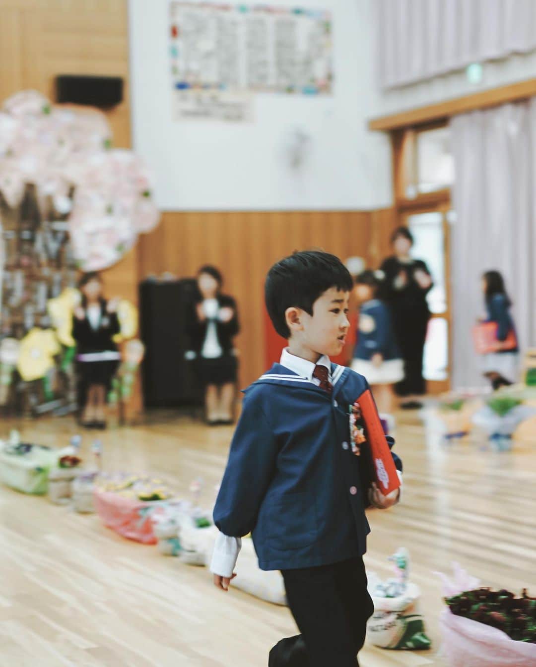 Takafumi Gotoのインスタグラム：「季之介卒園🎊 相変わらずマイペースだけど、しっかりと成長を感じたこども園生活でしたね。今日の式中のしっかりとした君の受け答えに、父ちゃんも感動しました。おめでとう！」