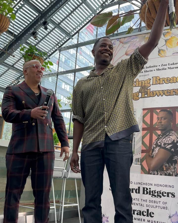 ポーラ・パットンのインスタグラム：「I had the incredible honor of celebrating my dear friend Sanford Biggers, a phenomenal artist, and the installation of his magnificent sculpture `Oracle’ at the Hammer Museum.」