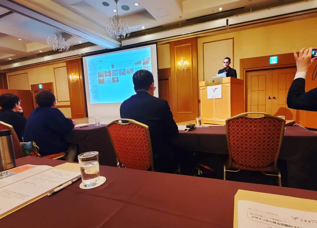 竹内弘一のインスタグラム：「京都ブランド推進委員会 京都商工会議所のお役目をいただき こちらでも委員活動させていただきます！ 北川一成さんのお話はほんまもんの人しか いえない素晴らしい講演でした。 ブランディング大事ですね！ #京都商工会議所 #京都ブランド #ブランディング」