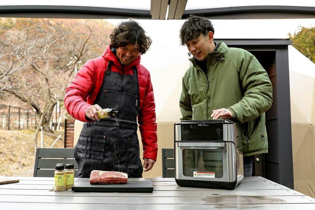 三浦理志さんのインスタグラム写真 - (三浦理志Instagram)「「ほりにし」との夢のコラボが実現‼️ 海のほりにしレモン風味‼️ 明日3月25日からMakuakeにて応募がスタート！ 詳しくは最後のページのQRコードからか、明日発売のOCEANSをチェックして下さい！ ふりかけてみたら解ります！😋 ほりにし×ミウラメシ×OCEANS×Instaut Brans #ほりにし #ほりにしスパイス #海のほりにし #ミウラメシ #oceans #oceans_magazine #instantbrands」3月24日 13時05分 - mar4m