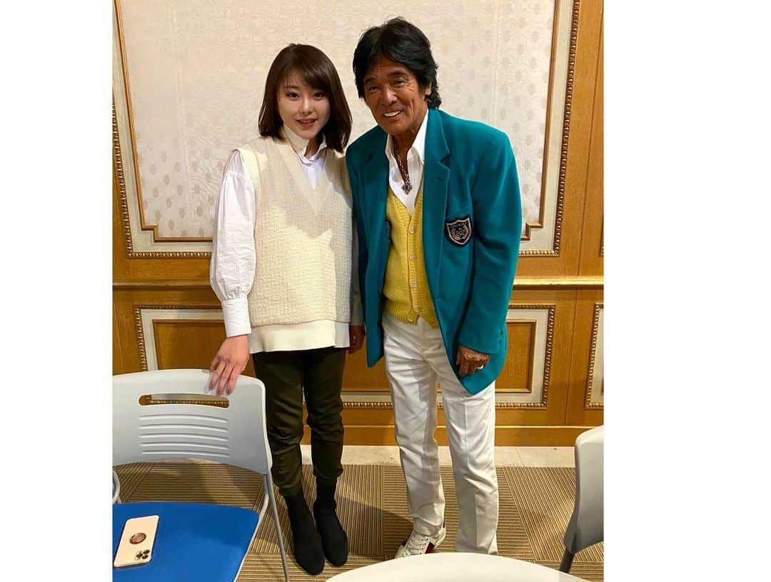 野田すみれさんのインスタグラム写真 - (野田すみれInstagram)「松崎しげるさんと 中村英美さんコラボコンペ⛳️ あいにくの雨でしたが 豪華で楽しく参加させていただきました💕 モノマネ芸人英二さんのショーも素晴らしく楽しみました😊💕 桜も満開🌸 . #野田すみれ @shibagolf_studio  #ゴルフ #キャロウェイ #pgaティーチングプロ」3月24日 13時44分 - sumire0208