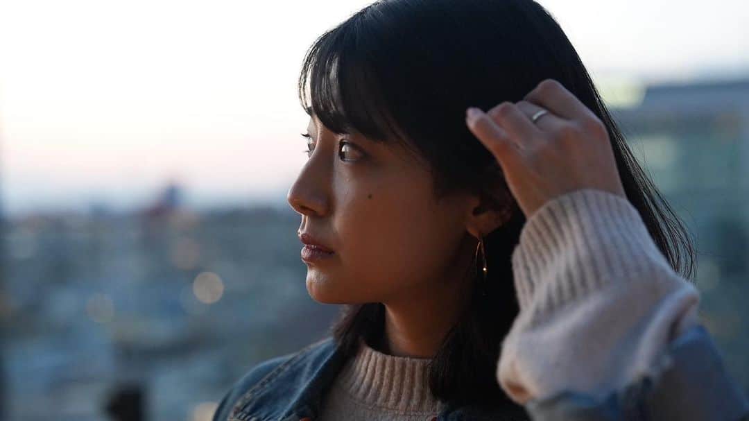 芦原優愛のインスタグラム：「. カメラやってるお友達がチラッと撮ってくれたんだ (チラッと撮るってどんな感じ？笑)  #ありがとう」