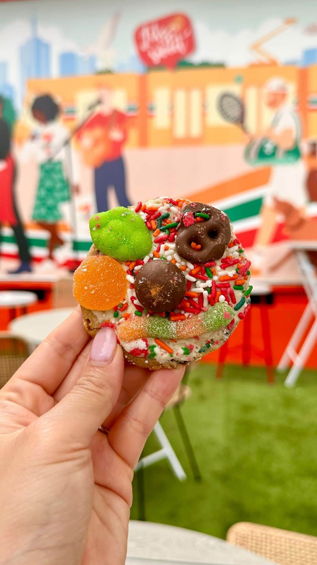 7-Eleven Australiaのインスタグラム：「💥 Popping up at this year’s @melbfoodandwine festival is ‘The Convenient Store’ by @7elevenaus, where you can discover an IMPRESSIVE line-up of food and drinks including limited edition collaborations with some of Victoria’s food icons 🎊🫶 - 📍 The Convenient Store by @7elevenaus at @fed.square, as part of @melbfoodandwine festival  🗓 Friday 24 March - Sunday 2 April 2023 - 8am-8pm daily 💰 Admission is FREE - What’s on the menu? Here’s just a few examples:  🥪 Johnny’s Deli hot sandwiches - The Victor (spicy pulled lamb) and The Shannon (a plant-based schnitzel sandwich) -  in collaboration with Melbourne chefs @smokeystevenson and @shannon_martinez. 🥯 The Ultimate Sandwich Spread by @tomsarafian  🍪 Tricked Up Cookies by the baking queen herself, @misstrixiedrinkstea  ☕️ 7-Eleven Coffee Ice Magic topping from @piccolinagelateria 🍹Slurpee Cocktails (18+ only) -  🍂p.s. check out my link in bio for a list of things to do in Autumn! #7ElevenAus #Ad #MFWF #melbfoodbaby #biancainmelbourne  #melbourne #melbournethingstodo #melbourneactivities #melbourneeats #melbournefood #melbournedesserts #australia #melbournepopups #melbfoodandwine #mfwf2023 #melbournefoodie #melbournethingstodo #melbourneevents #visitmelbourne #visitvictoria #melbournetravel #melbourneholiday #melbournemoments」