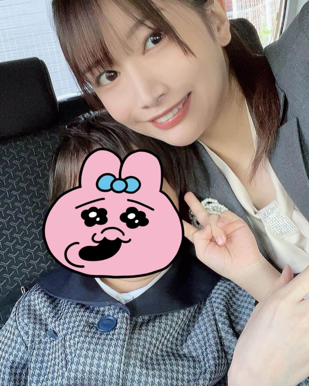 為近あんなさんのインスタグラム写真 - (為近あんなInstagram)「ついに卒園式が終わりました٩( ᐛ )و！  自由なインターナショナルスクールから転園して中途入園で、初めの頃は先生たちを困らせていたので面談のたびにすみません〜って謝ってばかりだったから、先生たちに色々声をかけていただきました😂笑 家から離れてて、急にお迎えいくのも一苦労で近くの所にしたら良かったって思った時もあったけど こちらの事情も考慮して色んな確認での連絡もとってくださったり、先生方もいつも気にかけてくれて素敵な園にお世話になったなぁとしみじみ思います。  来月には小学生。 成長が早くて寂しいけど、ここで学んだことを活かして、楽しい小学校生活を送ってほしいなぁ🥰   #為近あんな#シンママ#卒園式#卒園式コーデ#男の子ママ#春から小学生#ママコーデ#卒園#instagood#follow4like#instaboy #mamasboy」3月24日 15時33分 - tamechika_anna