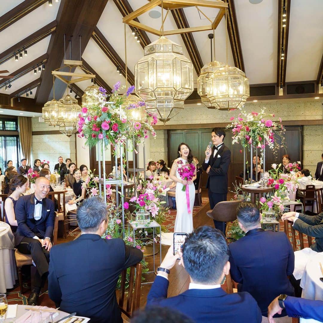 THE SODOH WEDDING OFFICIALさんのインスタグラム写真 - (THE SODOH WEDDING OFFICIALInstagram)「*  メイン席を会場の真ん中に コーディネート  高さのある装花を入れることで どの席からもおふたりの姿が見えるように  >>> @sodoh_wedding  #sodoh花嫁 #thesodohhigashiyamakyoto #ザソウドウ東山京都 #sodoh #weddingdress #dress #kyoto #wedding #thetreatdressing #プレ花嫁 #卒花嫁 #結婚準備 #式場探し #関西花嫁 #京都花嫁 #京都結婚式#東山」3月24日 15時52分 - sodoh_wedding