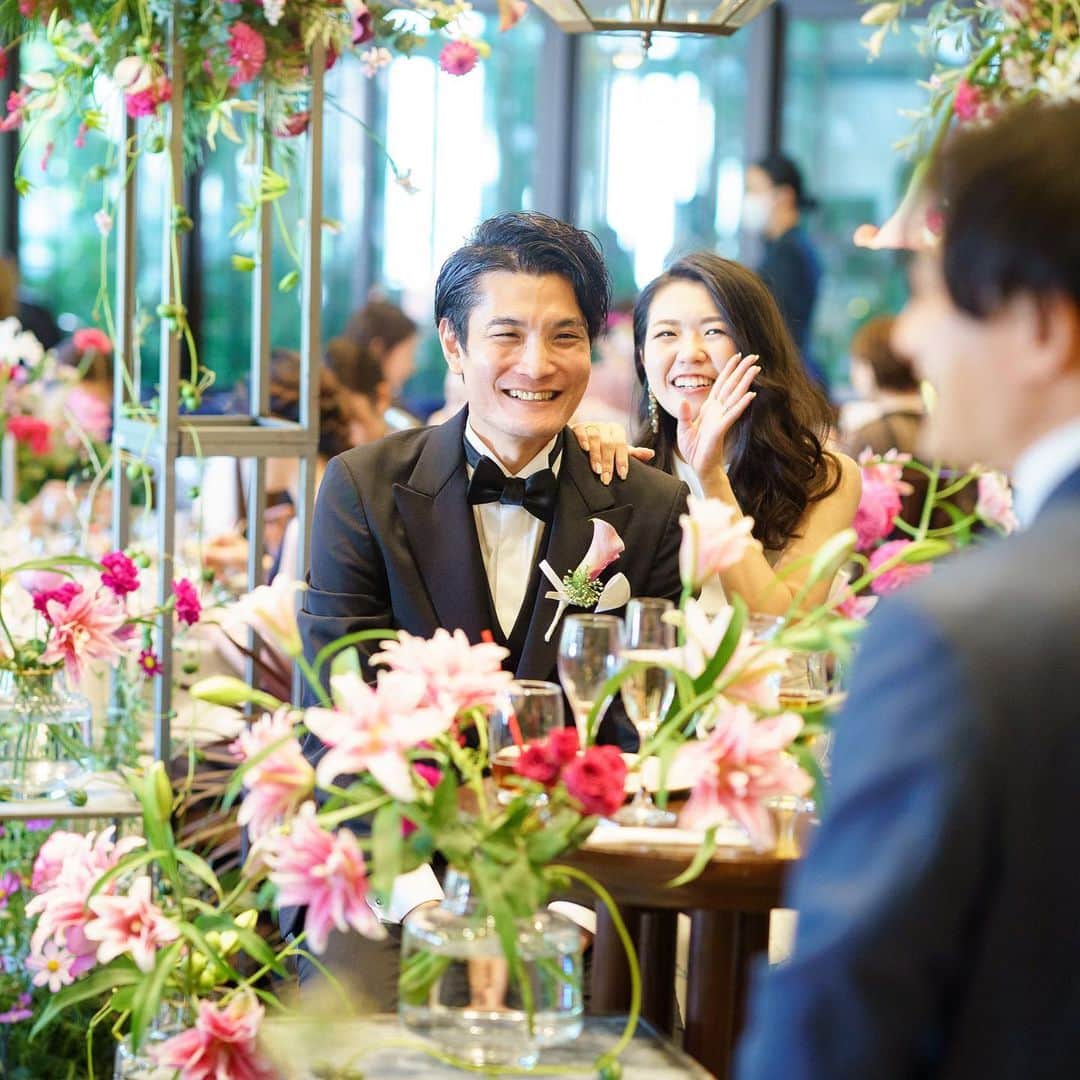 THE SODOH WEDDING OFFICIALさんのインスタグラム写真 - (THE SODOH WEDDING OFFICIALInstagram)「*  メイン席を会場の真ん中に コーディネート  高さのある装花を入れることで どの席からもおふたりの姿が見えるように  >>> @sodoh_wedding  #sodoh花嫁 #thesodohhigashiyamakyoto #ザソウドウ東山京都 #sodoh #weddingdress #dress #kyoto #wedding #thetreatdressing #プレ花嫁 #卒花嫁 #結婚準備 #式場探し #関西花嫁 #京都花嫁 #京都結婚式#東山」3月24日 15時52分 - sodoh_wedding