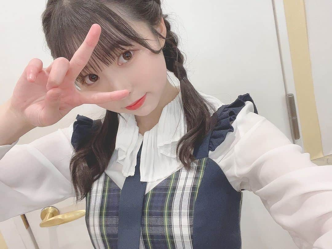 平野百菜のインスタグラム：「この衣装好き〜〜💗💗💚 みんなはどの衣装がすきー？  #ske48 #アイドル衣装 #06  #ヘアアレンジ #平野百菜」