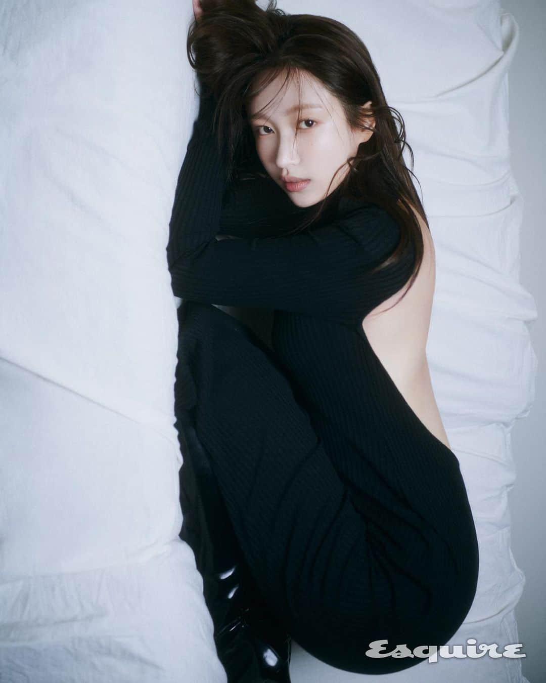 ハニのインスタグラム：「하니 혹은 안희연 아나니 카루나 등등😎 @esquire.korea」