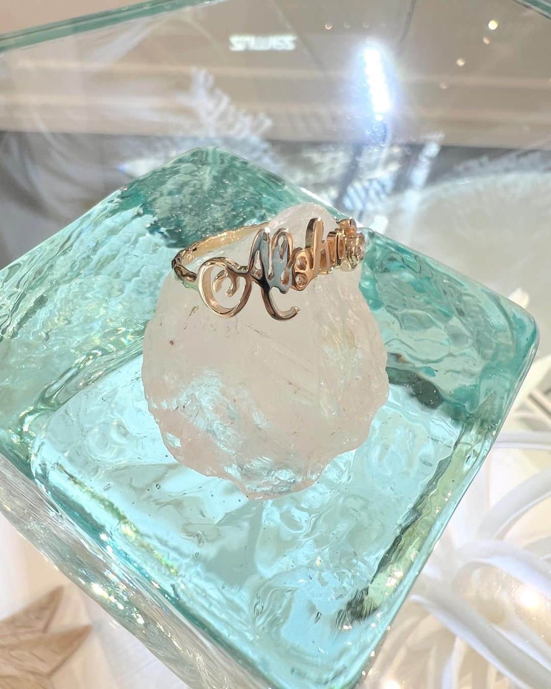 Manoa Love Design Hawaiiさんのインスタグラム写真 - (Manoa Love Design HawaiiInstagram)「14K solid gold diamond  Aloha ring✨  #manoalovedesign #manoa#aloha#waikikibeach#waikiki#honoluluhawaii #hawaiivacation #oahuhawaii #oahulife #hawaiilife #hawaiiliving #madeinhawaii #alohalife #808allday #マノアラブデザイン#マノア#ワイキキビーチ#ワイキキ#ハワイライフ #ハワイ好き #ハワイ限定 #ハワイコーデ #ハワイ挙式 #ハワイウェディング」3月24日 17時06分 - manoa_love_design
