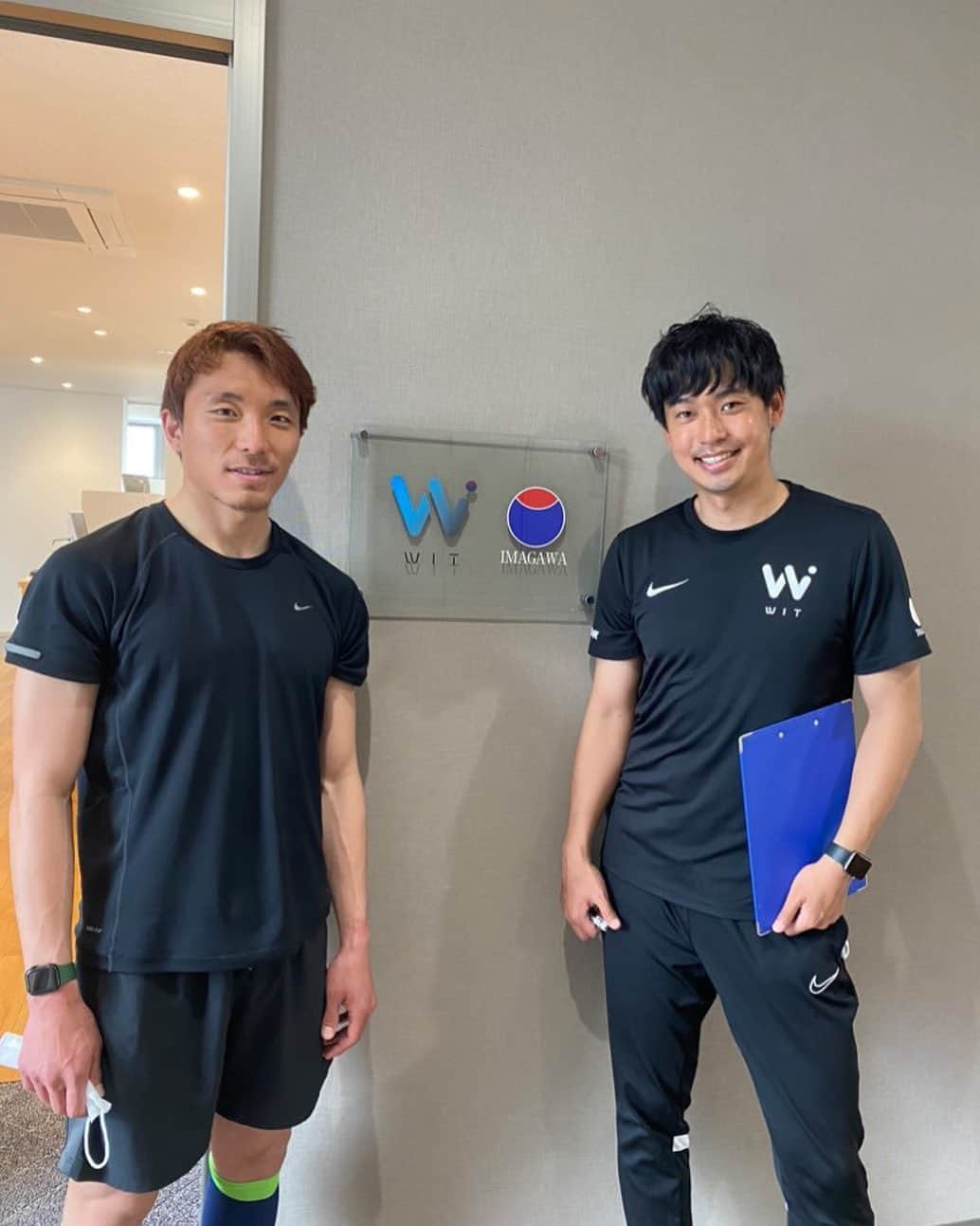 磐瀬剛のインスタグラム：「リハビリありがとうございました。 7ヶ月のリハビリ終わりました⚽️ #WIT #アキレス腱断裂」