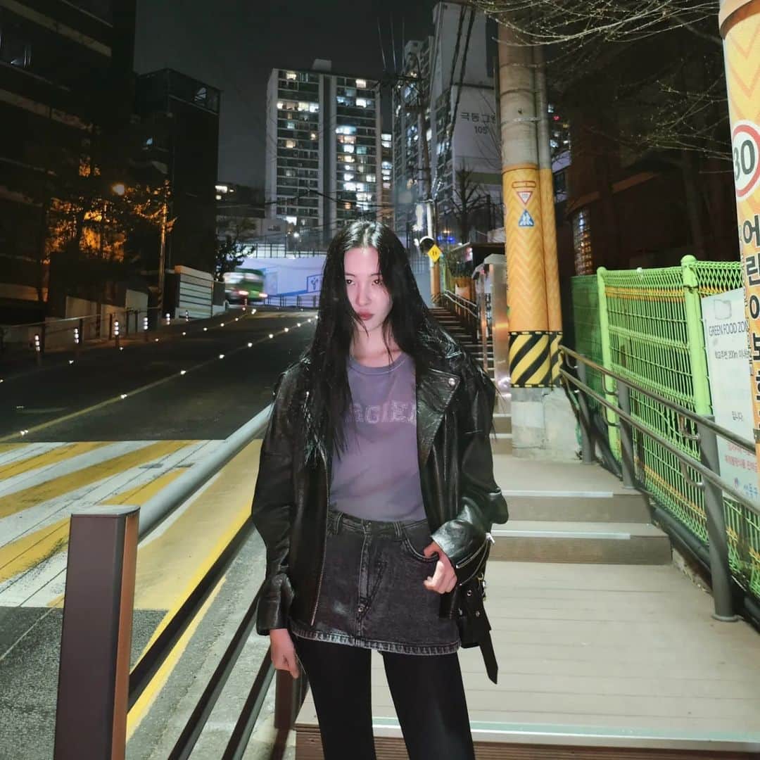 ソンミのインスタグラム：「👀🤟」