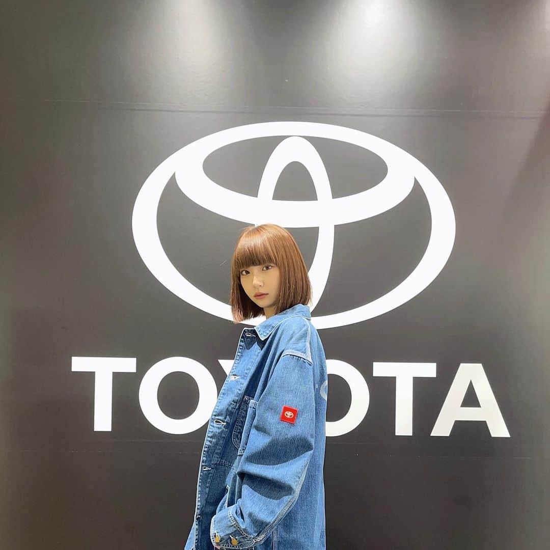 荻野由佳のインスタグラム：「渋谷PARCO3階のYEN TOWN MARKETでTOYOTAのPOP UP開催中。  新作のオリジナル商品に加え、LeeやFruit of the Loomとコラボも販売中  オンラインでも購入できるそうです🌸 とってもかわいい〜！！  #toyota #dytd  @toyota_jp  @yentownmarket」