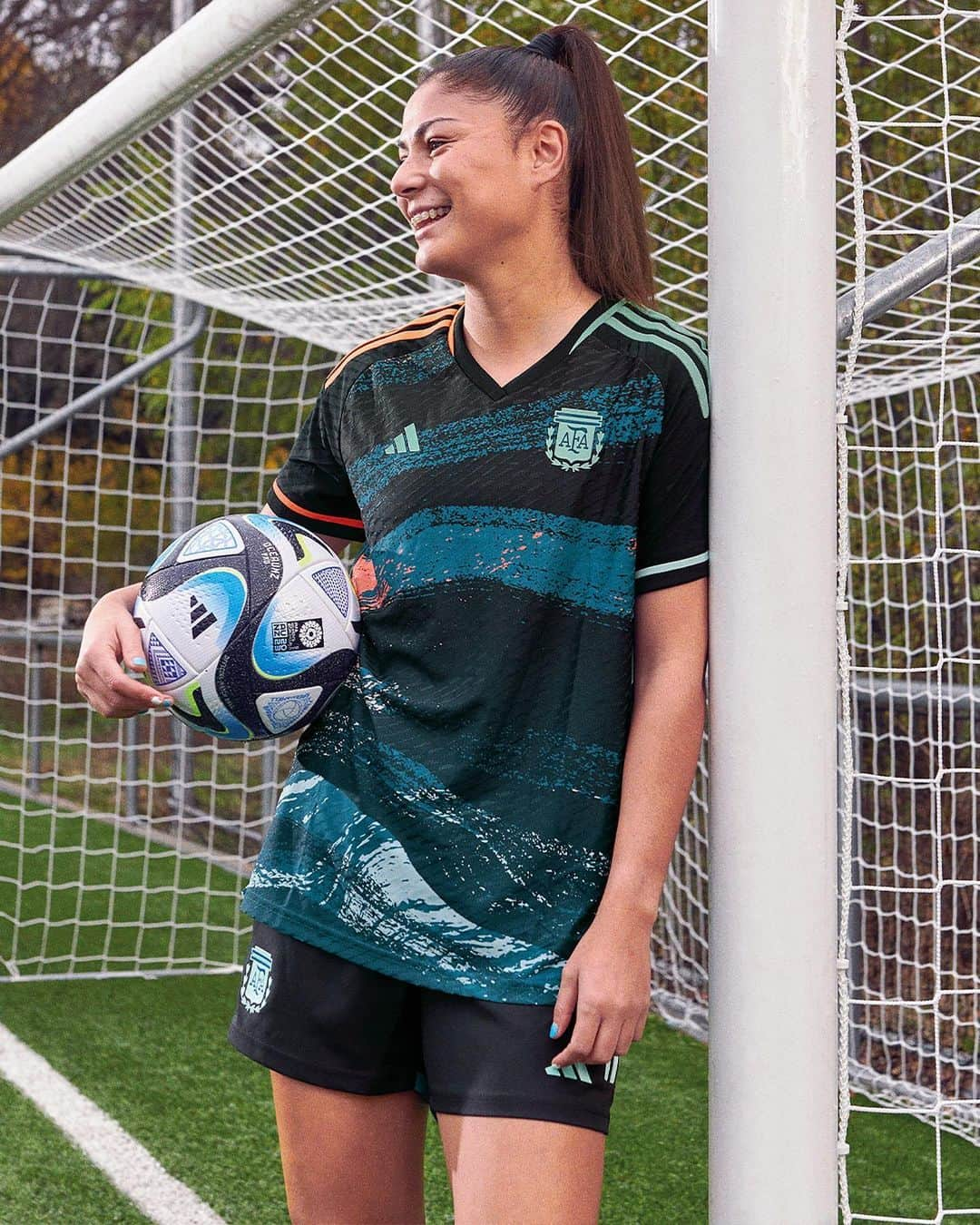 adidas Womenさんのインスタグラム写真 - (adidas WomenInstagram)「big main character energy 🫶​  we can't wait for the @fifawomensworldcup to start.  #fifawwc」3月24日 18時00分 - adidaswomen