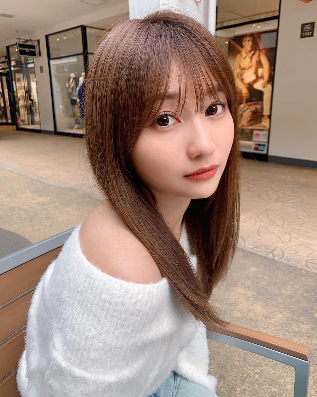 細沼紗花のインスタグラム：「.  最近は毎日がかなり充実していて大変だけど楽しい🤍  興味あるものとかワクワクすることとかに真っ直ぐ突き進めるのって大事なことだと実感してる👶🏼  . #オフショル#ニットコーデ」
