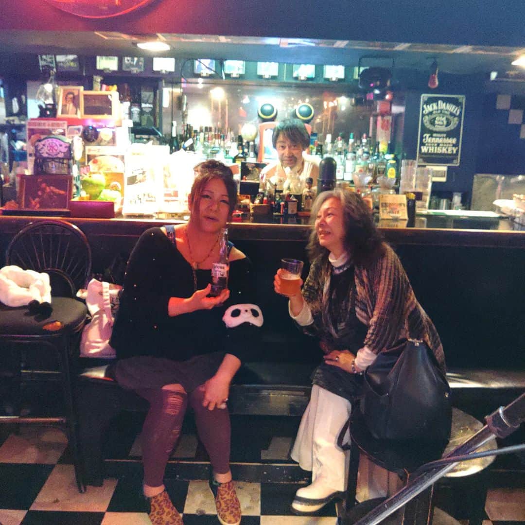 山川のりをのインスタグラム：「今夜は千葉市モータウンクラブにてギターパンダライブあります。18時30分/19時、3000円+D。共演はもんちょさん、ザ レイチェルズ。お近くの方は慎重に会いに来てアイニージュー！」