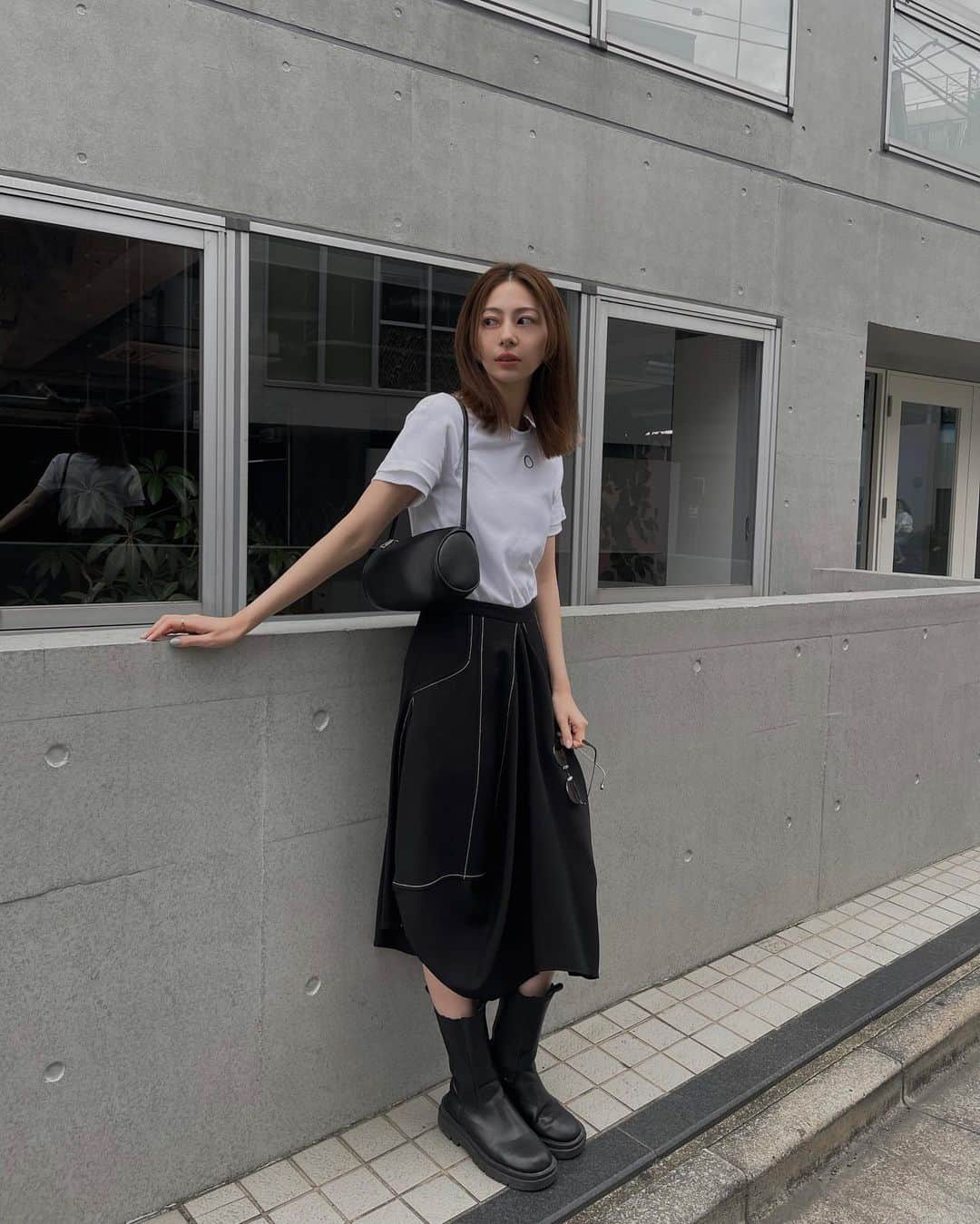 貴田理沙のインスタグラム：「久しぶりに雨が降らなくてるんるんしてた🐕(今はもうお天気悪いけど)  4枚目はジャンプしたけど桜に1mmも届かなかった写真🤳🥹」
