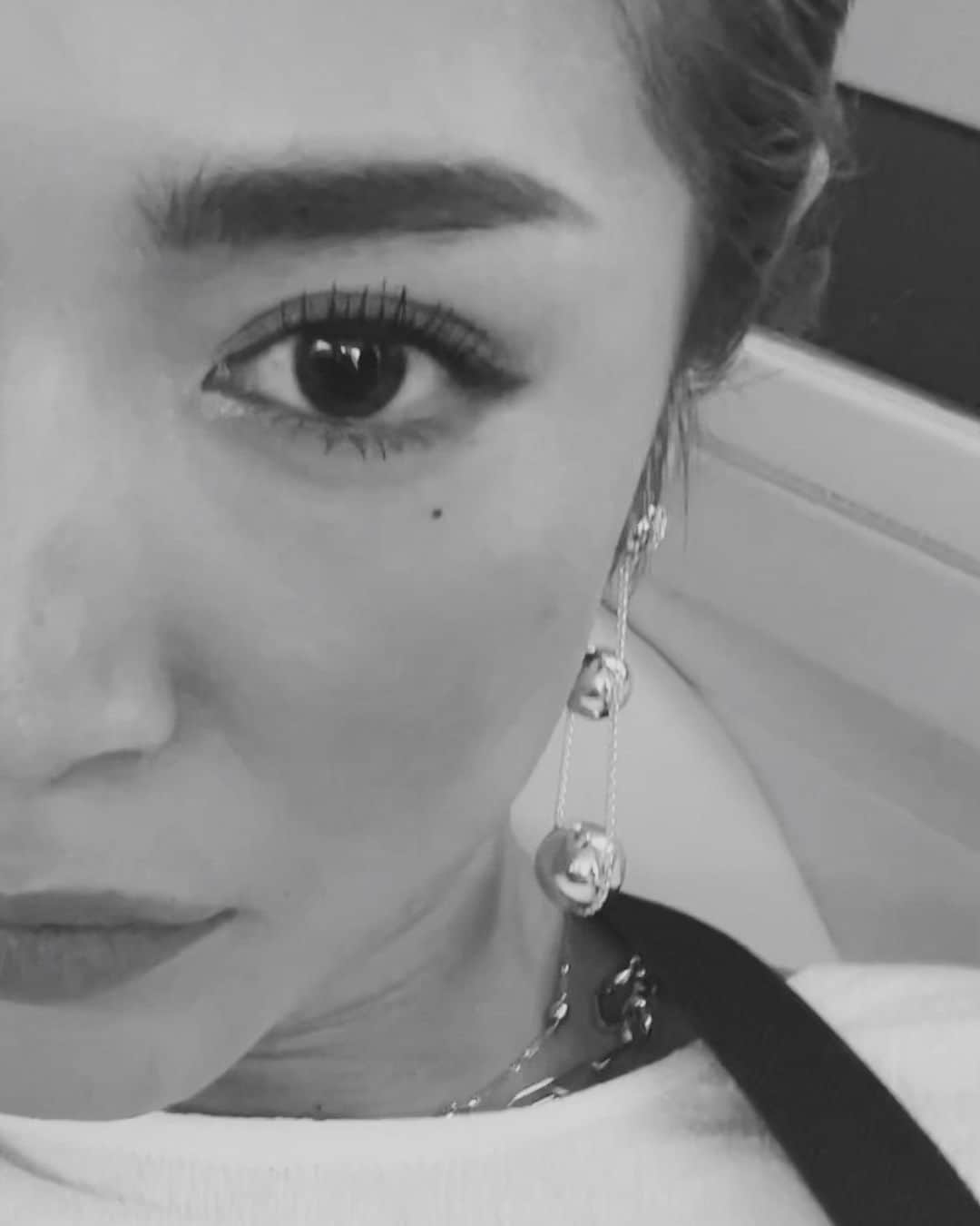 今井華さんのインスタグラム写真 - (今井華Instagram)「全体的にグレー🦭🦭🦭 お肌の調子が戻ってキタ まつ毛もネイルもカンペキ 調子良しなのでノーマル🤳🏽」3月24日 18時53分 - imaihana