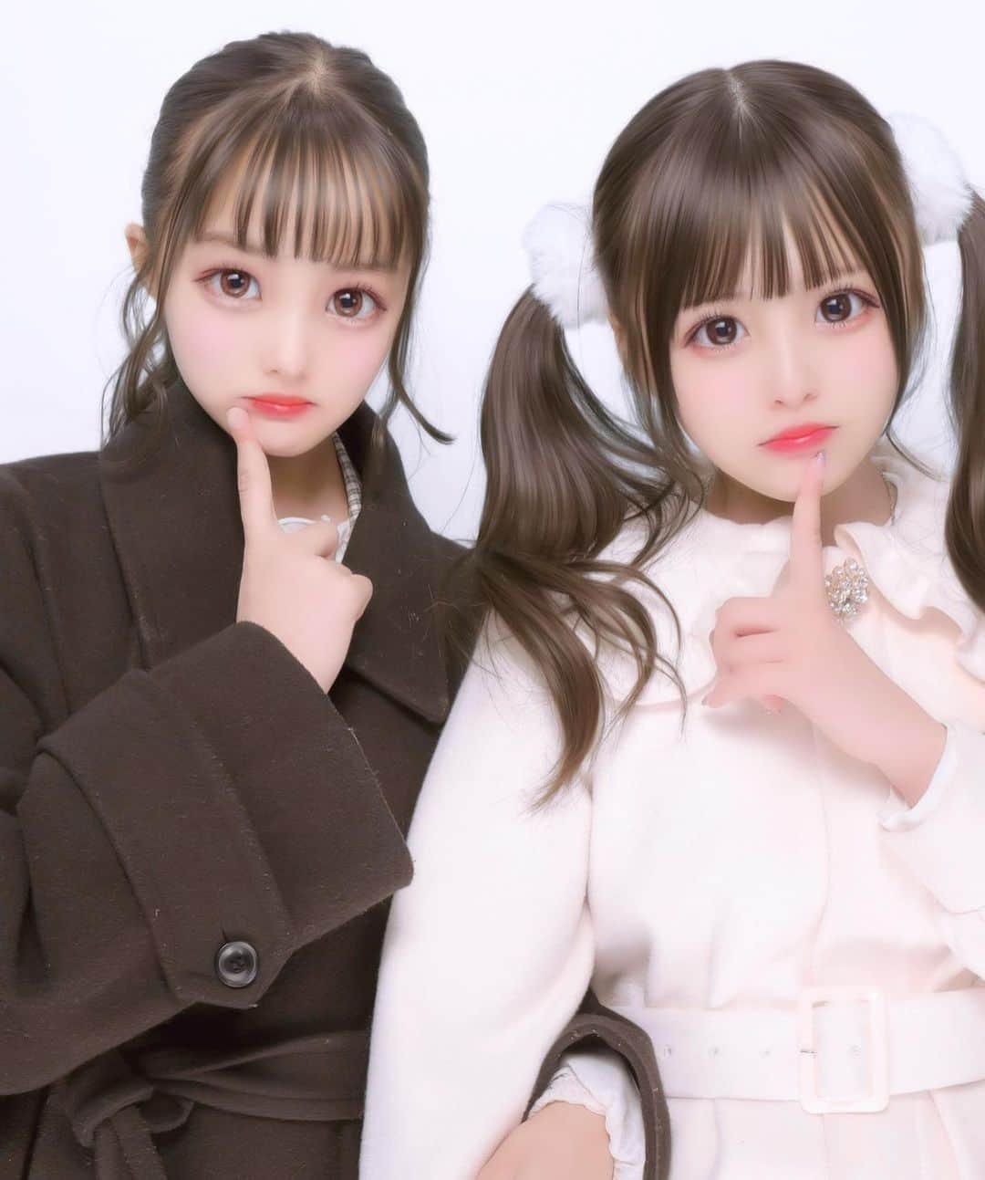 荻山こころさんのインスタグラム写真 - (荻山こころInstagram)「このちゃんとのプリクラ〜🎶 今日のこのちゃんのチャンネルにYouTube前半上がってるので見てね！！ 後半は明日私のチャンネルで上がります🎶♡  #こここの  #プリクラ  #プリクラポーズ  #ハルイロセカイ #栄  #プリント倶楽部」3月24日 19時00分 - ogiyama_kokoro