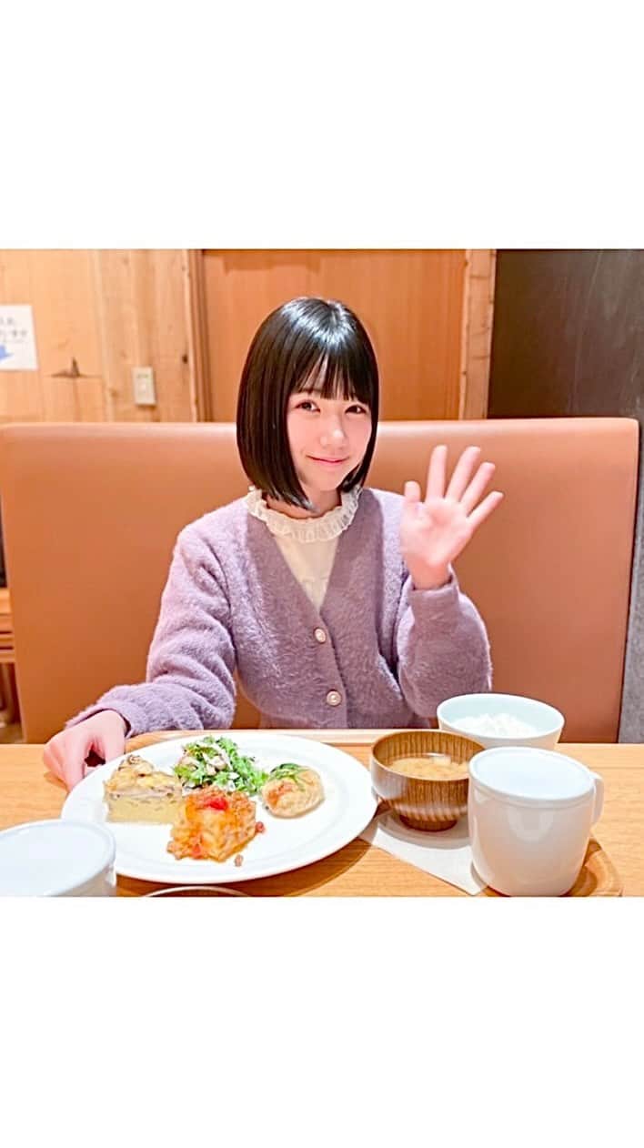 のインスタグラム：「🧁🐰  無印カフェに行ってきました~！☕️  中1終わっちゃったし、のんびりリセット！  みんなは春休み何する~？  今日もInstagram遊びに来てくれてありがとう🎀   #伊藤沙音 #シャノン#無印cafe   #ニコラ #nicola #ニコモ #ニコラ4月号発売中  #エヴァーグリーンエンタテイメント」