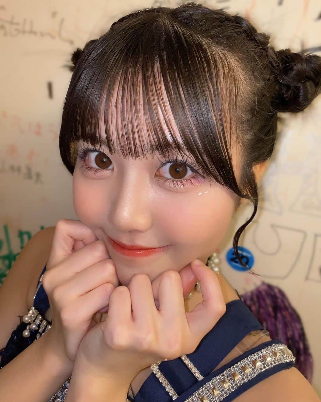 OCHA NORMAさんのインスタグラム写真 - (OCHA NORMAInstagram)「.  キュルルンッ💓  窪田七海です！！！  クマさんヘア〜🧸‎🤍 瑠璃にして貰いましたぁ〜✨  #ocha_norma#ハロプロ#オチャノーマ#窪田七海#ヘアアレンジ#ボブ#キュルルン」3月24日 19時36分 - ocha_norma_official