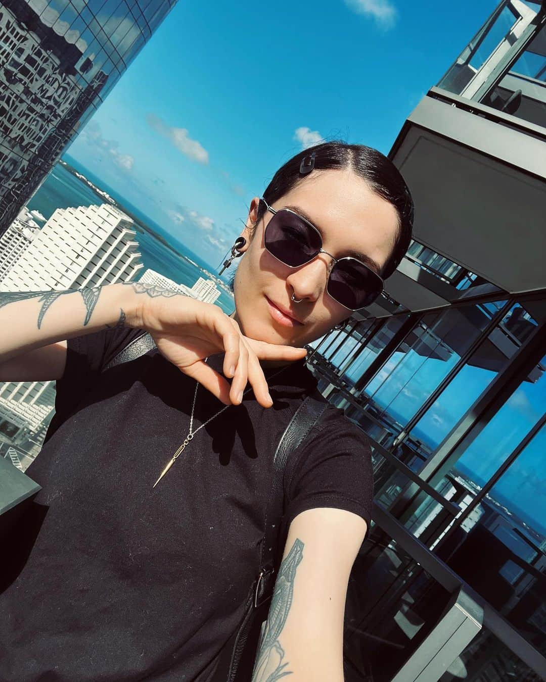 マヤ・ジェーン・コールスのインスタグラム：「Miami, I’m here! 🌞🌞🌞 See you later at @ultra playing b2b with @idaengberg (8:30pm) for @inthemood @nicolemoudaber  Then on Sunday for @he.she.they (set time midnight) can’t wait 😍」