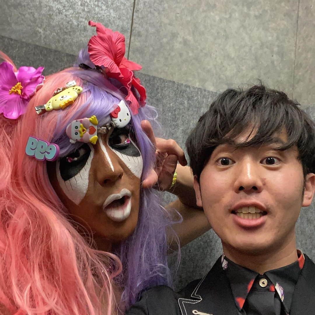 のインスタグラム：「23.03.23. #カミオト夜 #NMB48 ヤマンバギャルメイクに挑戦！ ヤマンバギャルメイクスペシャリストのぴぴちぁんも参戦！ @pipi_a_la_mode」