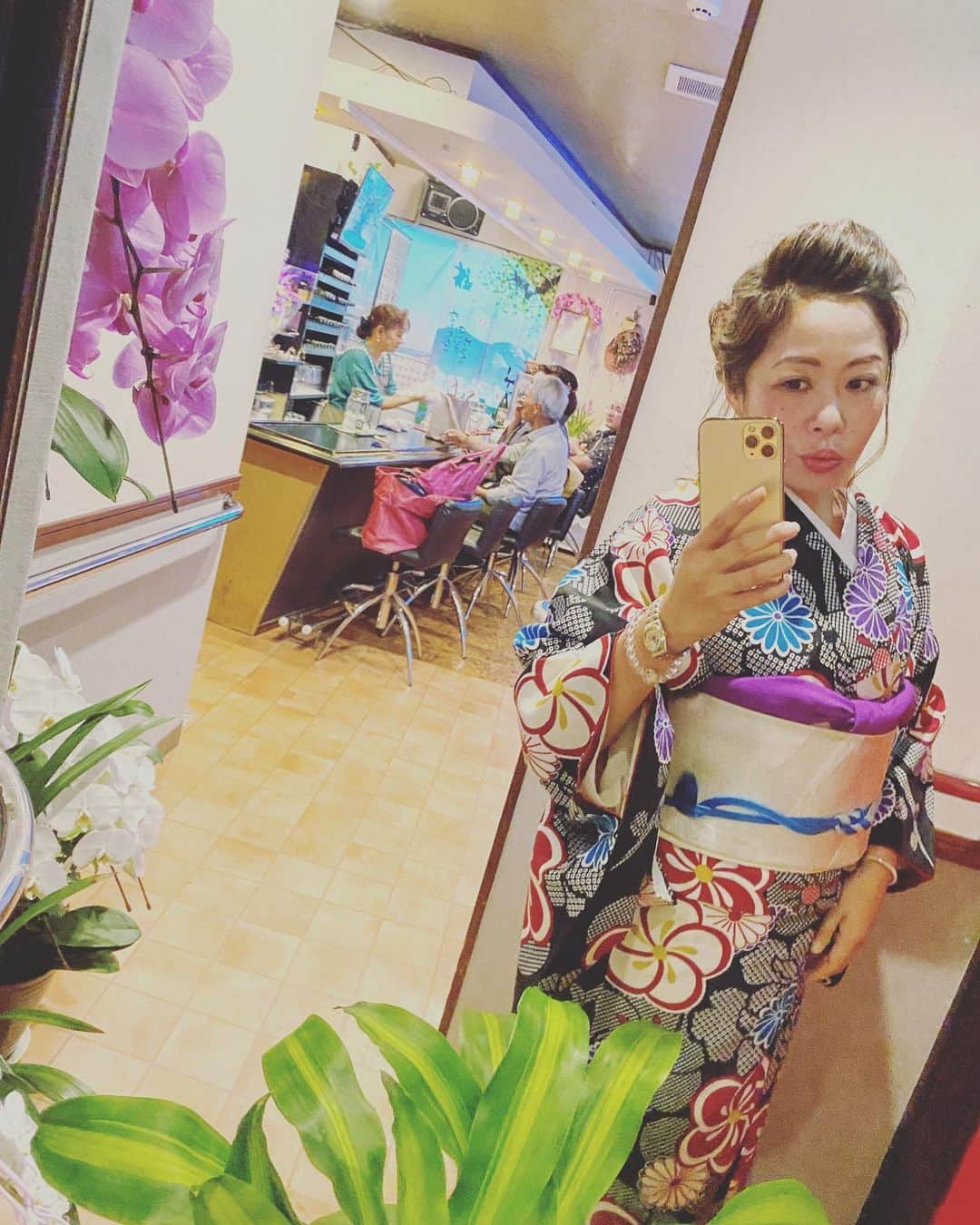 三谷晶子のインスタグラム：「着物なう👘👘👘  #奄美大島 #屋仁川」