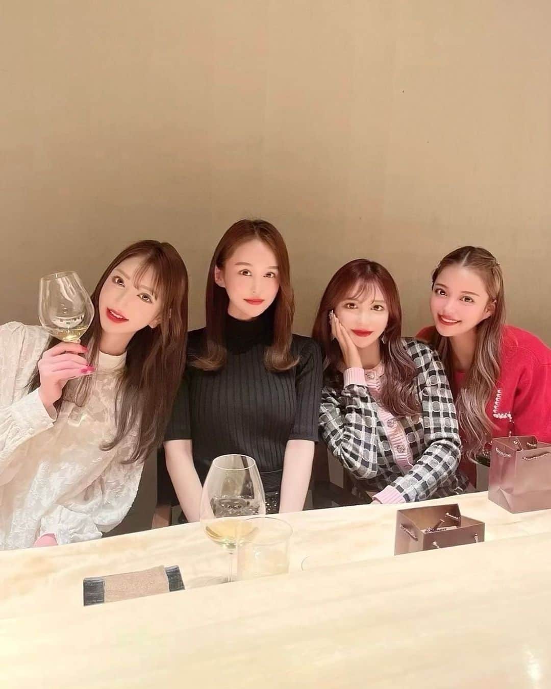 伴かなみのグルメインスタ