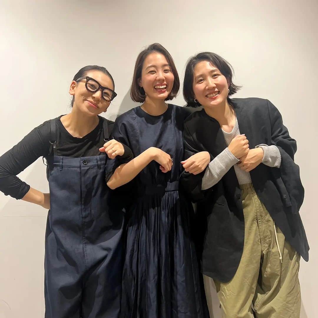 ayaka8880のインスタグラム：「. . ご視聴ありがとうございました✨ . カラー相談などDMお返事させていただいておりますので、ぜひご検討ください🥰 . 大好きな人に囲まれて幸せでした💕 . .」
