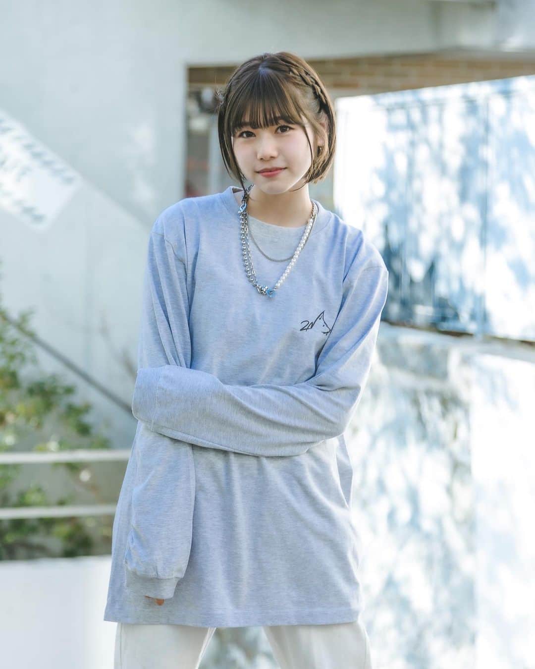 ゆーりのインスタグラム：「🐺ブランド販売終了まで残り1週間🐺 ⁡ この前はPOPUPありがとうございましたっ！！！ みんなに会えて沢山お話出来てめちゃくちゃ充実した2日間でした☺️☺️ ⁡ ちなみにこの🐺は私がデザインして描いたのがそのまま使われてます！！知ってた？😆 残り1週間なので是非皆さんチェックして！オソロっちしちゃってくださいー！！！ ･ ･ ･ ･ ･ ･ ･ ･ ･ ･ ･ ･ ･ ･  #2n  #instagood  #instagram  #fashion  #hair  #makeup  #nail  #nails  #ootd  #followforfollowback  #popup」