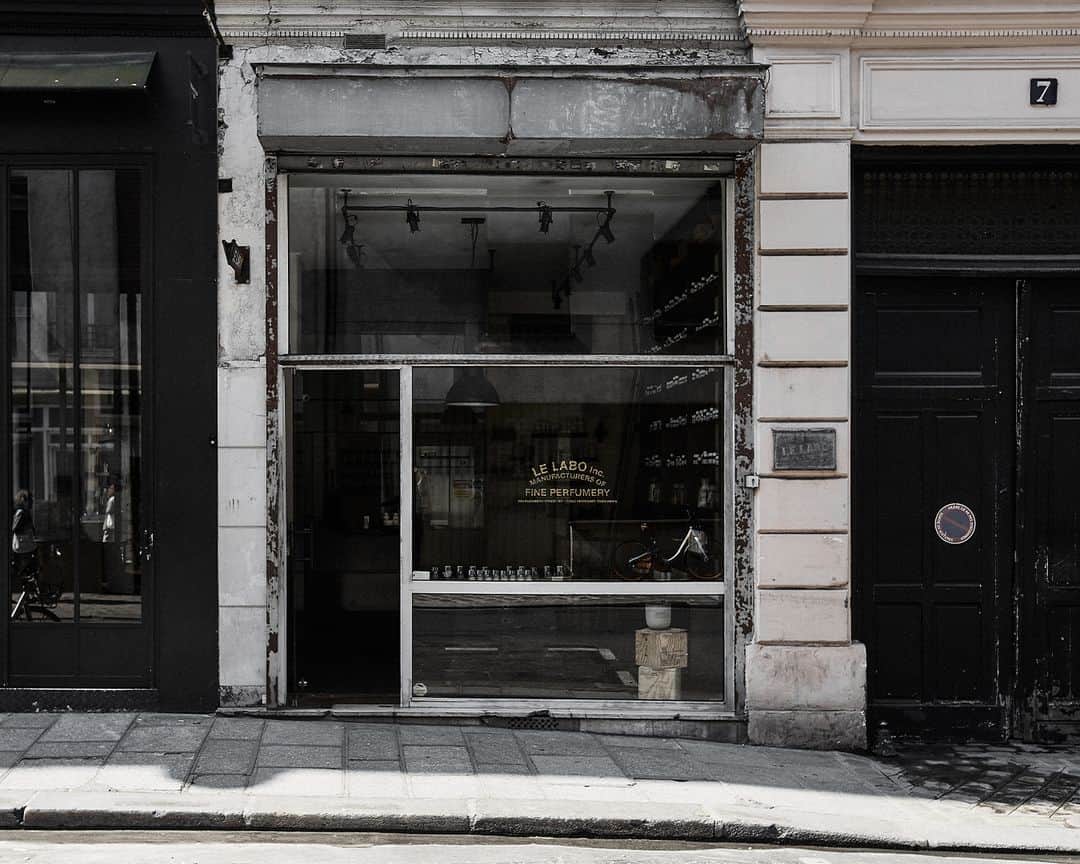 ルラボのインスタグラム：「Le Marais, Paris Lab details #amusementparkforthesenses」