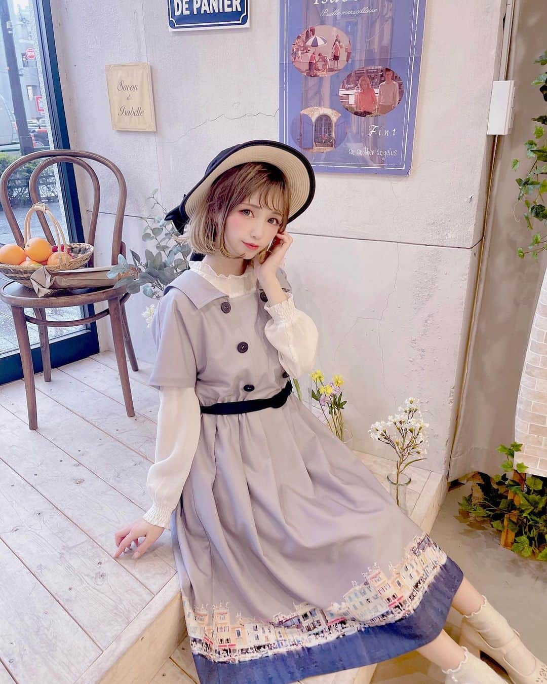 のインスタグラム：「・・・・・・・・・・・・・・ F i.n.t / an another angelus 2023 Summer Collection 《Isabelle》🏳️‍⚧️🤍🤍🤍 ・・・・・・・・・・・・・・  におじゃましてきました！  マルセイユの路地裏がテーマで かわいかったです♡  お写真の子達をオーダーしました😌  YouTube short にて 動画まとめたので ご興味ある方は見て下さい𓂃🎀𓈒𓏸」