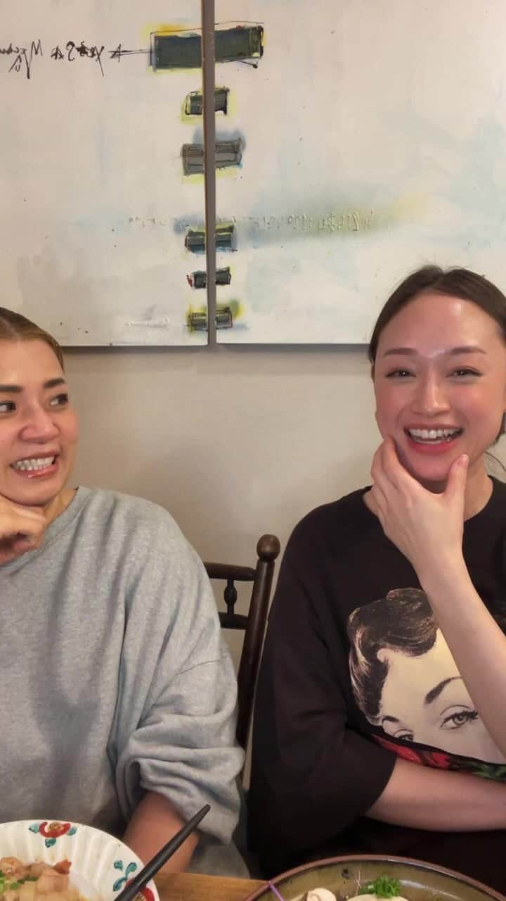 のインスタグラム：「2023.3.24 おつまみLIVE見てくださりありがとうございます！  人と付き合いで気をつけていること。  距離感。かな😌 程よく心地よい距離感。」