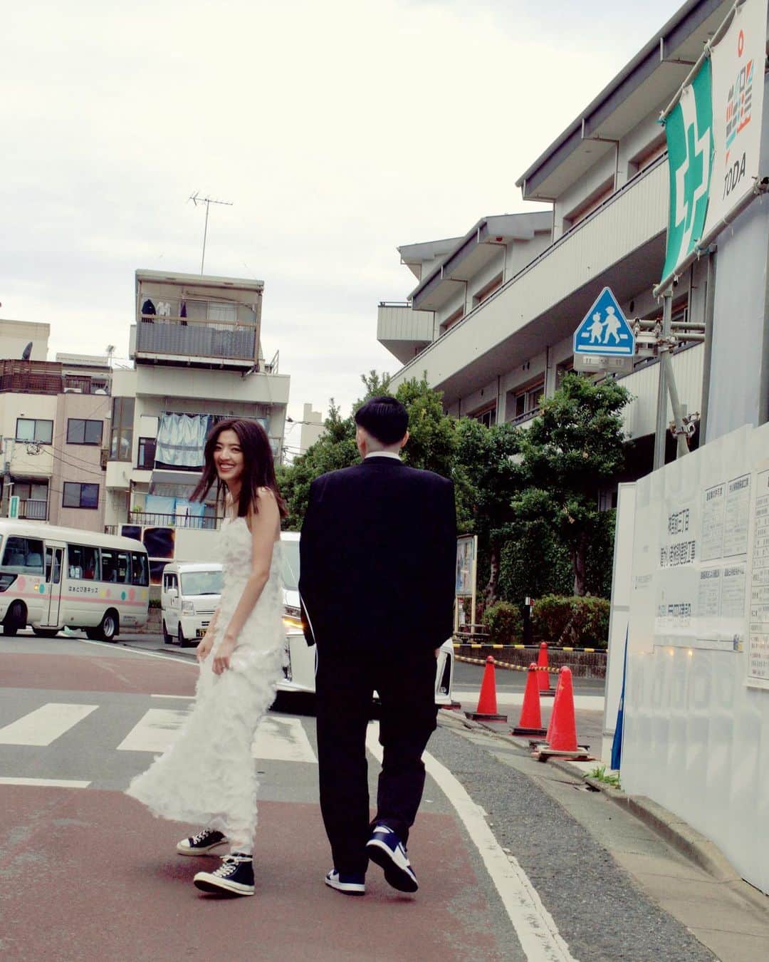畑井咲耶さんのインスタグラム写真 - (畑井咲耶Instagram)「#結婚式前撮り 👗👟🍕」3月24日 21時59分 - saya_hatai