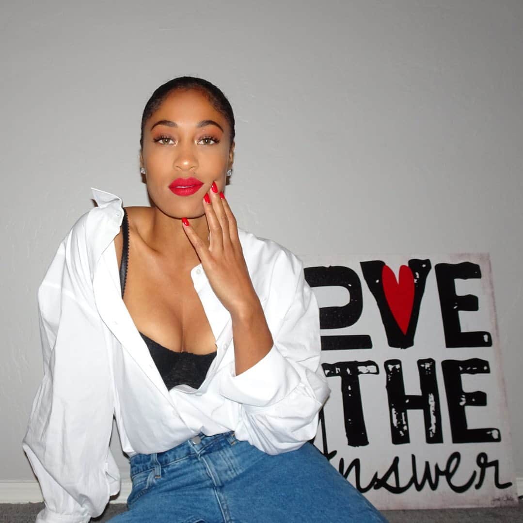 クィーン・ハリソンのインスタグラム：「You get the picture. 💋」