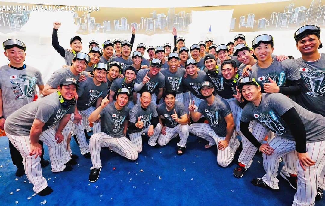 山本由伸のインスタグラム：「🍾🍾🍾 #WBC」