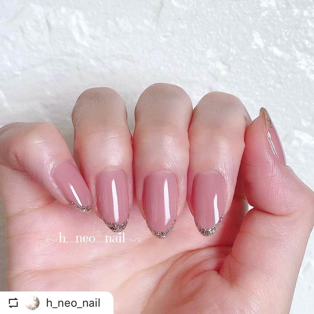 【PLANET NAIL（プラネット ネイル）】公式さんのインスタグラム写真 - (【PLANET NAIL（プラネット ネイル）】公式Instagram)「@h_neo_nail さま PLANET NAIL ラメネイル #plb15 #巡る流星群  を使ったネイルデザインのご紹介ありがとうございます💅💗 ====================  プチプラポリッシュでセルフネイル💅🏻 パラドゥのネイルファンデーション×PLANET NAILのラメでラメフレンチネイル♡  パラドゥネイルファンデーションは前回Postで詳しくのせているのでぜひ合わせてご覧ください☺︎  使用アイテムやポリッシュも詳しくのせています✎˖⋆ 最後まで見ていただけると嬉しいです⑅︎◡̈︎*  . .  #パラドゥ #パラドゥネイル部 #パラドゥネイル #パラドゥネイルファンデーション #parado #コンビニコスメ #セルフネイル #プチプラネイル #マニキュア #マニキュアネイル #ポリッシュ #ネイルポリッシュ #簡単ネイル #selfnail #nailpolish #プラネットネイル #ラメフレンチネイル #プラネットネイル #planet_jp」3月24日 22時14分 - planet.jp