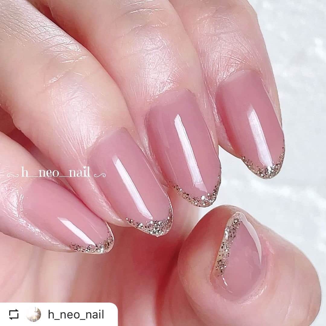 【PLANET NAIL（プラネット ネイル）】公式さんのインスタグラム写真 - (【PLANET NAIL（プラネット ネイル）】公式Instagram)「@h_neo_nail さま PLANET NAIL ラメネイル #plb15 #巡る流星群  を使ったネイルデザインのご紹介ありがとうございます💅💗 ====================  プチプラポリッシュでセルフネイル💅🏻 パラドゥのネイルファンデーション×PLANET NAILのラメでラメフレンチネイル♡  パラドゥネイルファンデーションは前回Postで詳しくのせているのでぜひ合わせてご覧ください☺︎  使用アイテムやポリッシュも詳しくのせています✎˖⋆ 最後まで見ていただけると嬉しいです⑅︎◡̈︎*  . .  #パラドゥ #パラドゥネイル部 #パラドゥネイル #パラドゥネイルファンデーション #parado #コンビニコスメ #セルフネイル #プチプラネイル #マニキュア #マニキュアネイル #ポリッシュ #ネイルポリッシュ #簡単ネイル #selfnail #nailpolish #プラネットネイル #ラメフレンチネイル #プラネットネイル #planet_jp」3月24日 22時14分 - planet.jp
