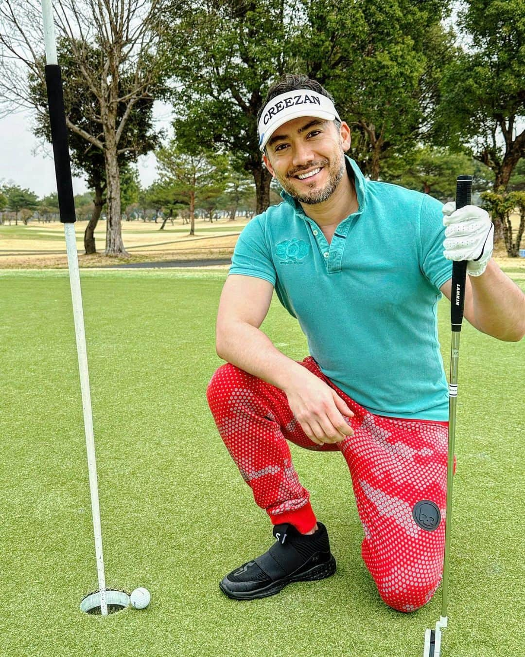 ベリッシモ・フランチェスコさんのインスタグラム写真 - (ベリッシモ・フランチェスコInstagram)「Golf time!⛳️🌞 ゴルフの時間！楽しい！😂 Mazza, palle e soprattutto buche…👍 #ベリッシモ #料理研究家 #francescobellissimo #golf #golflife #golftime #ゴルフメンズ #ゴルフ男子 #ゴルフ場 #クリーザンゴルフ #creezan #creezangolf #イケメン #イケオジ #ゴルフ初心者 #ゴルフ素人 #イタリア人 #golfista #romanodisangiovanniignorantechegiocaagolf  #celebritychef #luxurylifestyle #vitamondana #bisognerebbecostruirepiucampidagolfintuttaitaliaperrilanciareilturismo #芸能人 #enjoylife #italianstyle #髭 #イタリア料理研究家ベリッシモフランチェスコ #イタリアの種馬 #healthylifestyle」3月24日 22時15分 - bellissimoyoshi