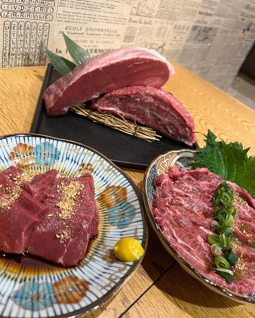 焼肉らんどさんのインスタグラム写真 - (焼肉らんどInstagram)「こんばんは🌝🌇 焼肉らんどです🔥  🙌🏻新メニュー🙌🏻 [ハツ刺し]&[ツラミ刺し] のご紹介です💁🏽‍♀️💁🏽‍♀️  ホルモンでお馴染み、ハートとツラミ…😋 新鮮な物は、刺身で食べても美味しいんです‼️ ハートは甘醤油とカラシで。ツラミは自家製ポン酢でお召し上がり下さい🍽  1日にご提供できる数には限りがありますので、お早めのご注文お願いします‼️  #ハツ刺し #ツラミ刺し #絶品  #ホルモン  #八尾#八尾市#近鉄八尾#近八尾#東大阪 #八尾グルメ#八尾ランチ#東大阪グルメ #八尾焼肉#焼肉ランチ#焼肉デート #大阪焼肉#大阪グルメ#焼肉屋　 　 #焼肉らんど  #焼肉#焼き肉#肉#肉スタグラム  #焼肉好きな人と繋がりたい　 #一人焼肉」3月24日 22時20分 - land.yakiniku.yao