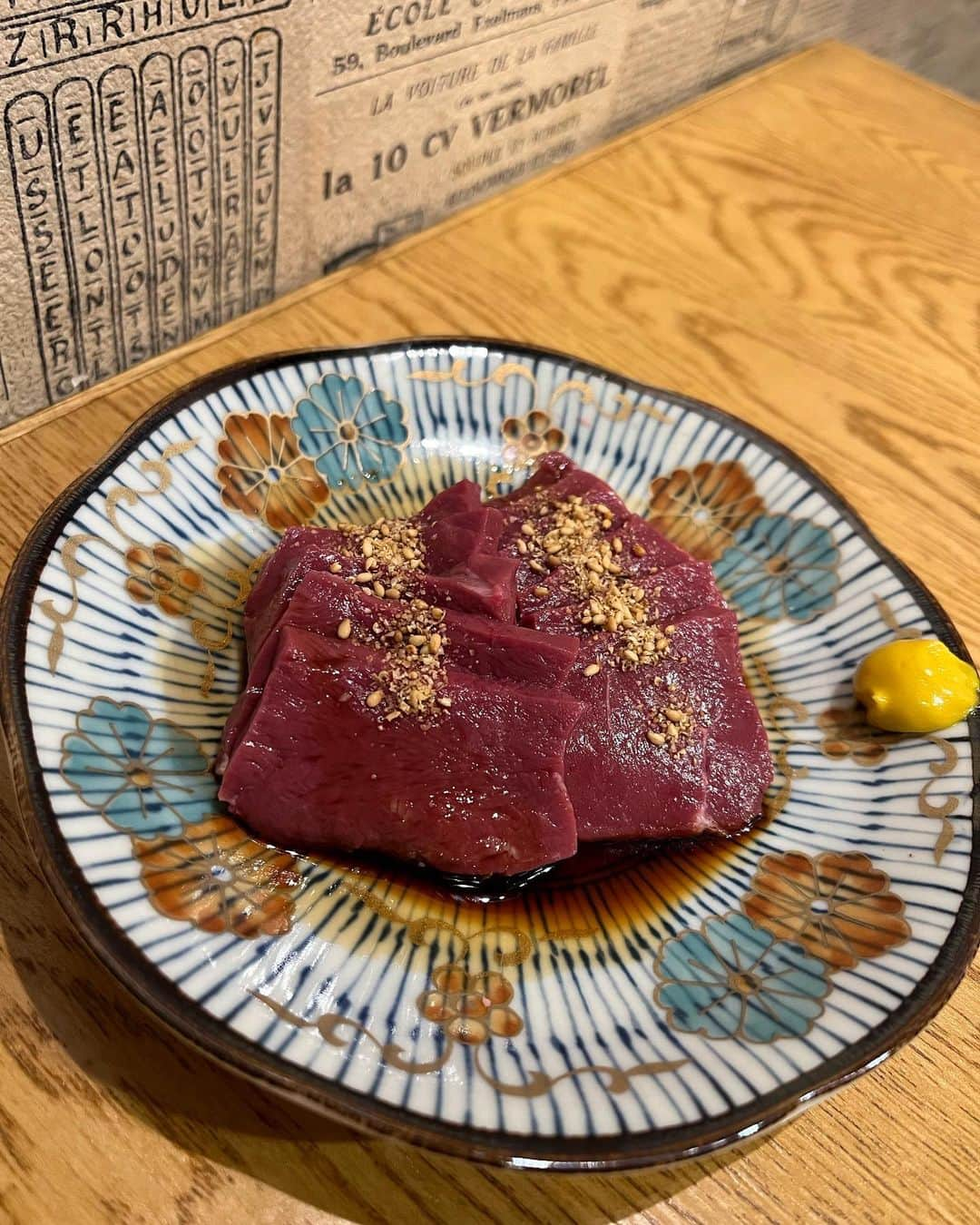 焼肉らんどさんのインスタグラム写真 - (焼肉らんどInstagram)「こんばんは🌝🌇 焼肉らんどです🔥  🙌🏻新メニュー🙌🏻 [ハツ刺し]&[ツラミ刺し] のご紹介です💁🏽‍♀️💁🏽‍♀️  ホルモンでお馴染み、ハートとツラミ…😋 新鮮な物は、刺身で食べても美味しいんです‼️ ハートは甘醤油とカラシで。ツラミは自家製ポン酢でお召し上がり下さい🍽  1日にご提供できる数には限りがありますので、お早めのご注文お願いします‼️  #ハツ刺し #ツラミ刺し #絶品  #ホルモン  #八尾#八尾市#近鉄八尾#近八尾#東大阪 #八尾グルメ#八尾ランチ#東大阪グルメ #八尾焼肉#焼肉ランチ#焼肉デート #大阪焼肉#大阪グルメ#焼肉屋　 　 #焼肉らんど  #焼肉#焼き肉#肉#肉スタグラム  #焼肉好きな人と繋がりたい　 #一人焼肉」3月24日 22時20分 - land.yakiniku.yao