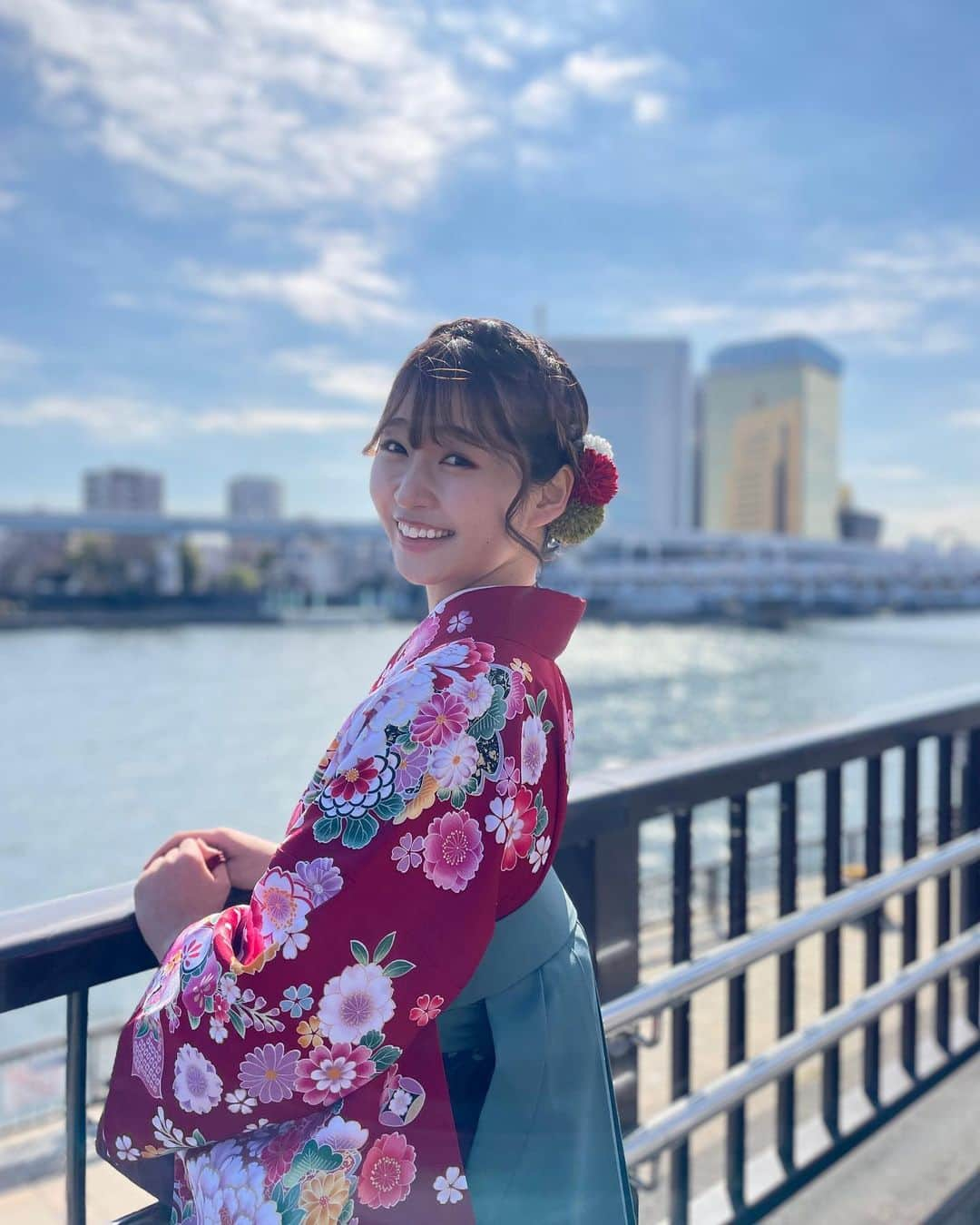 山下佳織さんのインスタグラム写真 - (山下佳織Instagram)「あたたかいメッセージをありがとうございます🙇‍♀️😭 大切に読ませていただきました。  晴れた日に撮ってもらった写真も、思い出として載せちゃいます☀️  #archives  #青空 #晴れの日 #ハレの日  #隅田川 #スカイツリー」3月24日 22時36分 - yama0130kaori