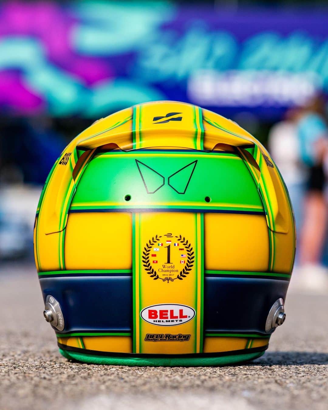 ルーカス・ディ・グラッシさんのインスタグラム写真 - (ルーカス・ディ・グラッシInstagram)「A home race 𝙨𝙥𝙚𝙘𝙞𝙖𝙡 ✨🇧🇷 #HelmetReveal #SaoPauloEPrix」3月24日 22時37分 - lucasdigrassi