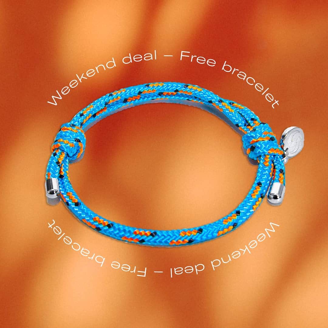 TRIWAさんのインスタグラム写真 - (TRIWAInstagram)「Hello ocean-squad! 🌊  Weekend deal – Free bracelet when purchasing a recycled ocean watch.  And don’t forget to check out our latest release - Ocean Timer. 70’s inspired case and dial, and features the ability to display multiple time zones. 🌎   See u at TRIWA.com」3月24日 22時37分 - triwa