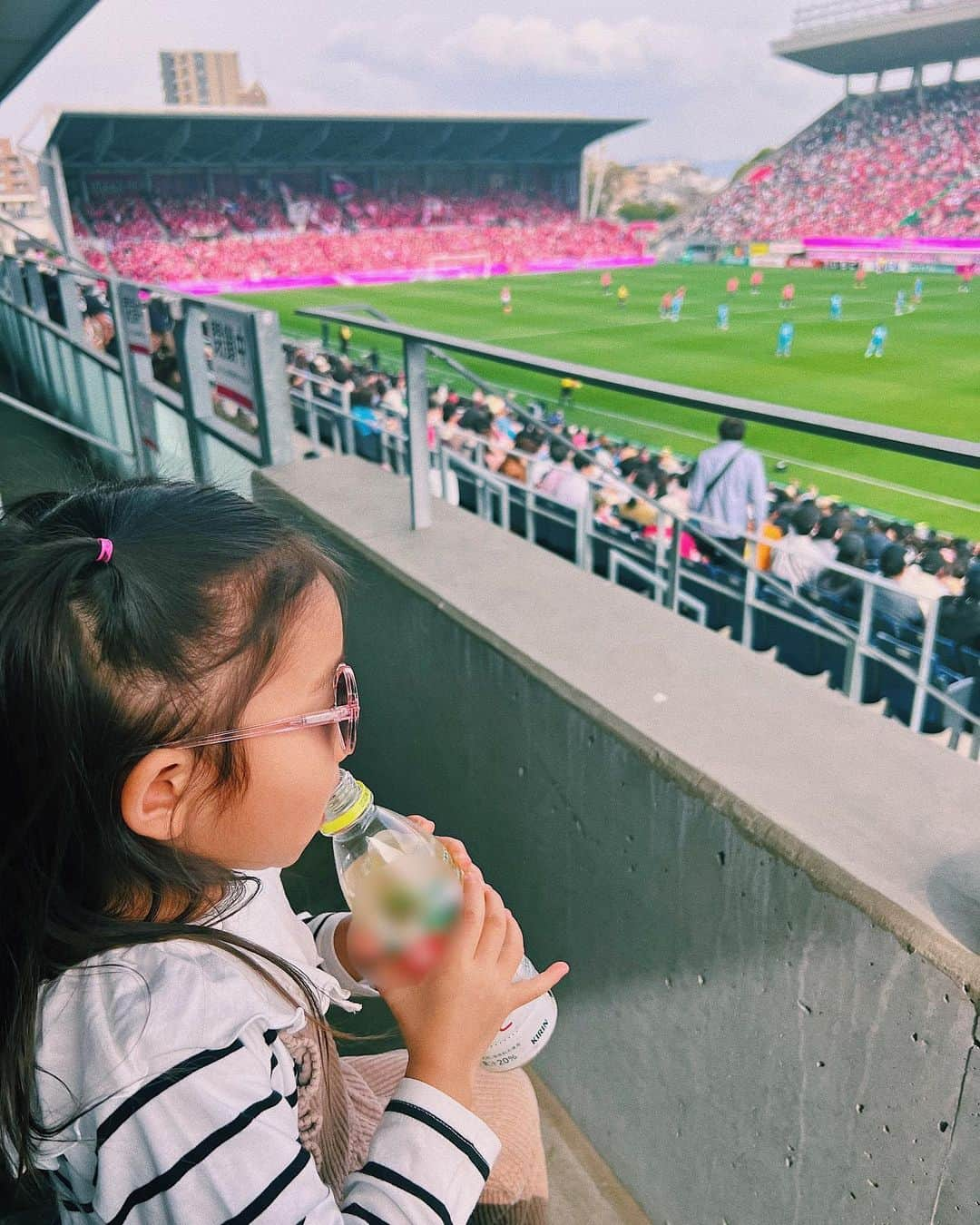 七菜香のインスタグラム：「𝐡𝐚𝐯𝐞 𝐚 𝐠𝐨𝐨𝐝 𝐰𝐞𝐞𝐤𝐞𝐧𝐝♥️  #daughter  #weekend  #momlife  #soccer  #soccergame  #👧🏻❤️」