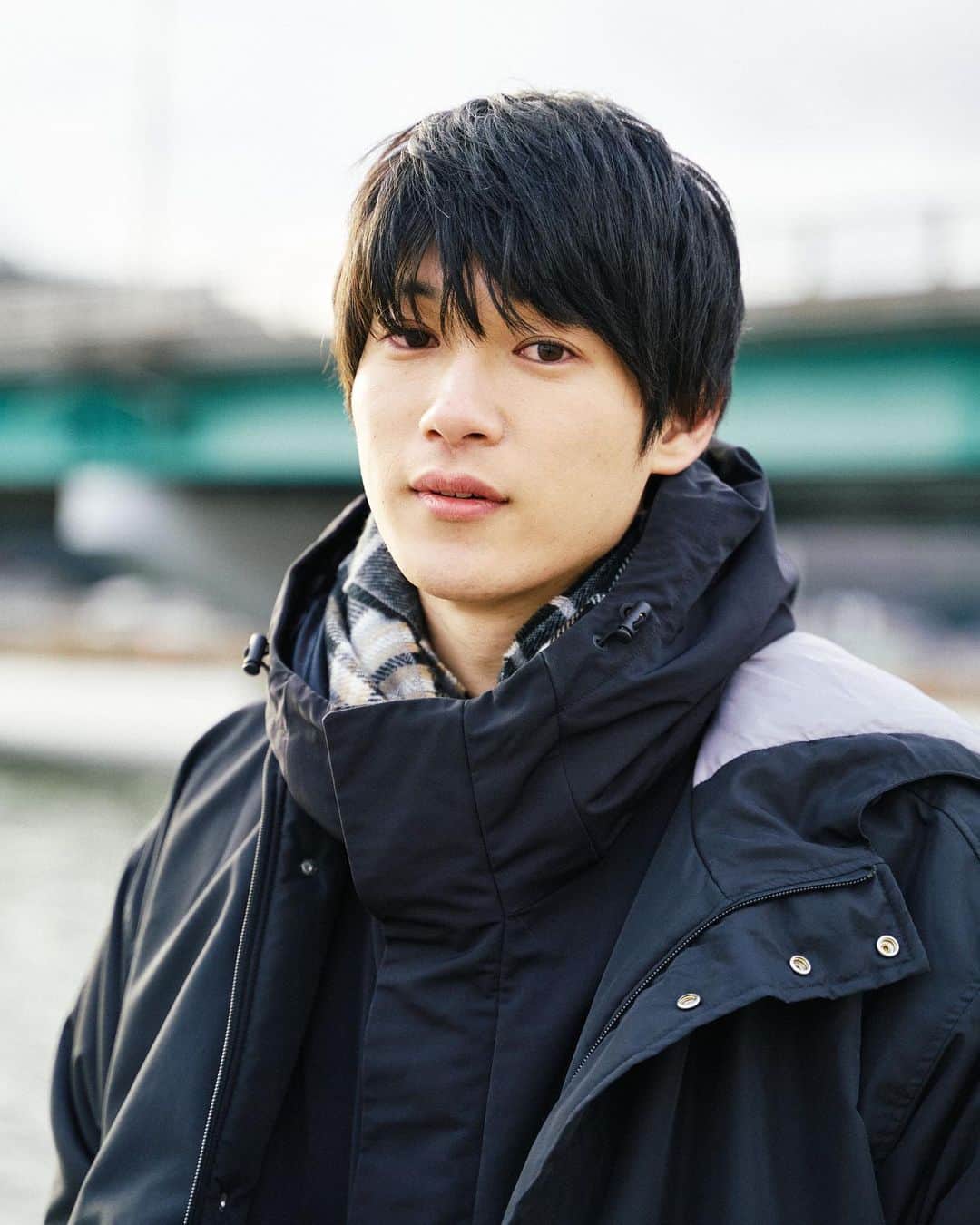 高橋璃央のインスタグラム：「映画「18歳、つむぎます」本日より公開しました！  観てくれた方のこれからに良いきっかけとなる作品です 27人のキャスト、スタッフ、この映画に関わった全ての人に感謝です  1人でも多くの方に届くように明日の広島、福山、31日の北海道の舞台挨拶もよろしくお願いします！ #私の卒業」