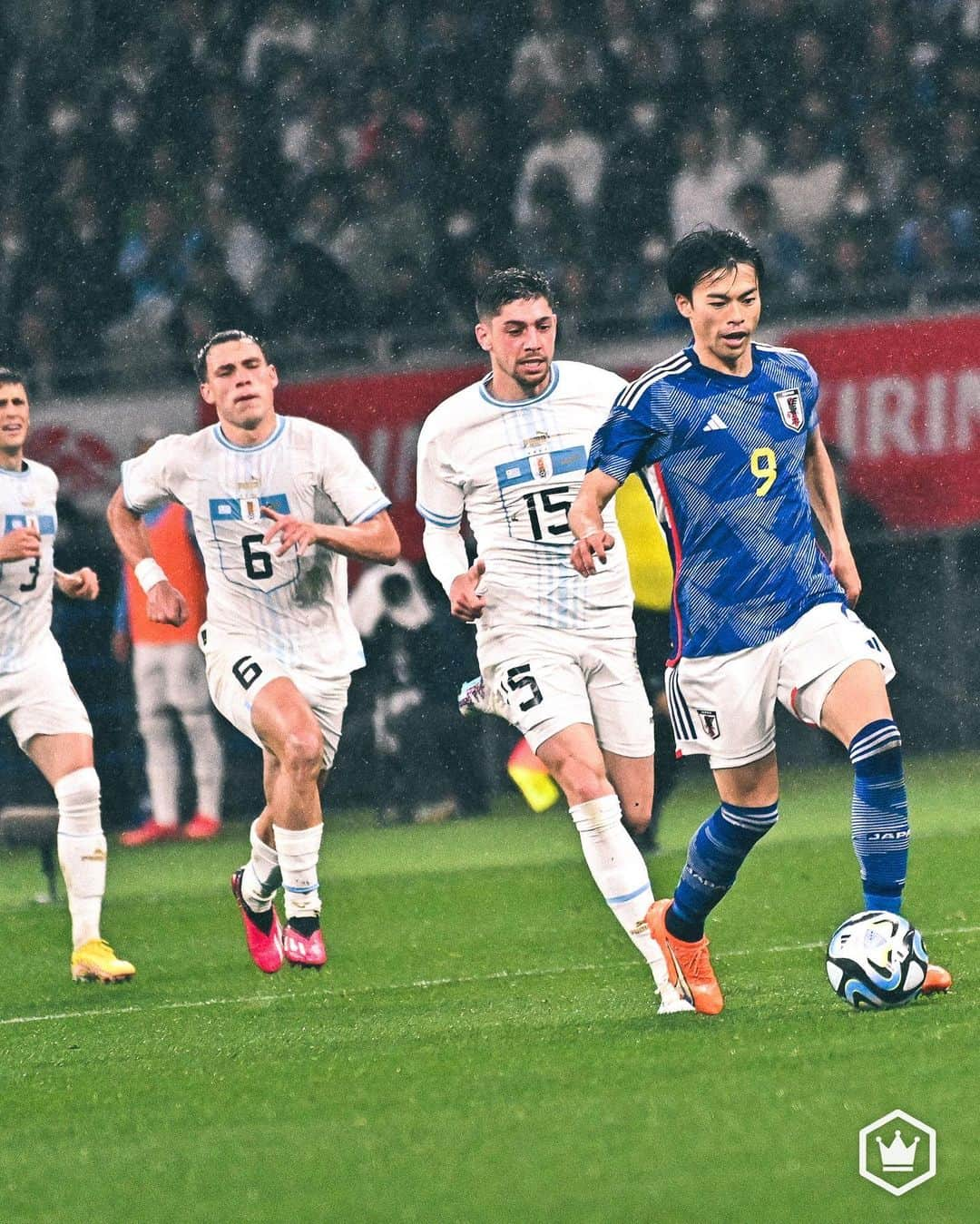 サッカーキングさんのインスタグラム写真 - (サッカーキングInstagram)「. FLASH BACK SAMURAIBLUE!! バルベルデに先制を許すも途中出場の西村弾でドロー決着のウルグアイ戦を10枚の写真で振り返る（2023.3.24）  📷Photo by @shimpeei（SOCCERKING）  #サッカー日本代表 #daihyo #samuraiblue #夢への勇気を #キリンチャレンジカップ2023 #サッカー #soccer #フットボール #football #⚽️ #サッカーキング  #西村拓真 #伊東純也 #遠藤航 #上田綺世 #三笘薫 #板倉滉 #シュミットダニエル」3月24日 22時55分 - soccerkingjp